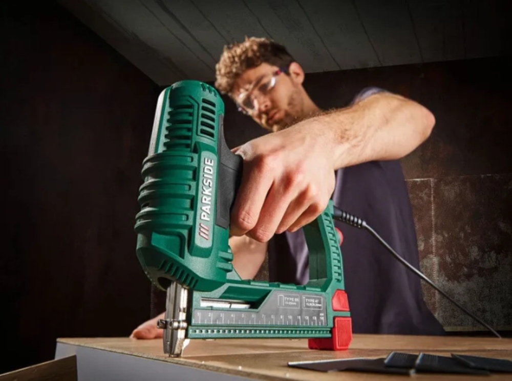 A Contractors Guide to Choosing an Electric Nail Gun That Never Jams A Contractors Guide to Choosing an Electric Nail Gun That Never Jams